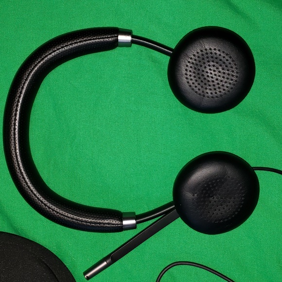 Plantronics Blackwire C725 Noise Canceling USB Headset - Picture 5 of 6